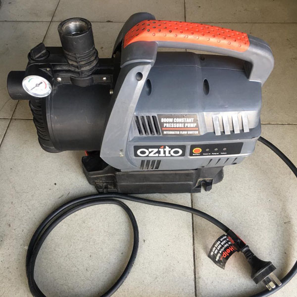 máy bơm nước giá rẻ ozito CPP-802