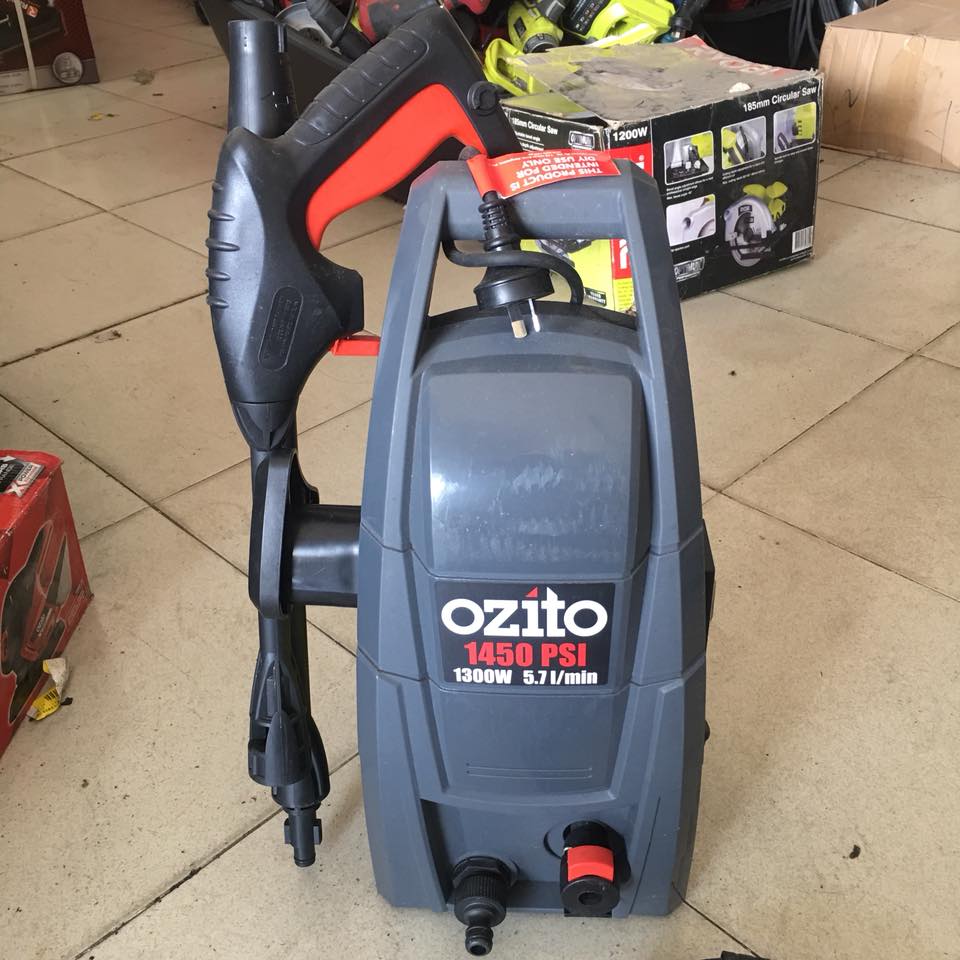 máy rửa xe giá rẻ ozito PWE 1300